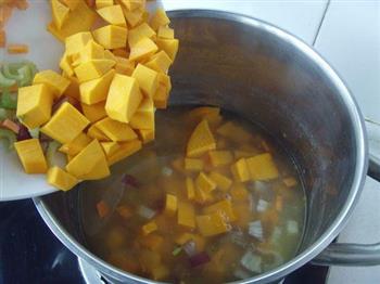 南瓜奶油浓汤的做法步骤5