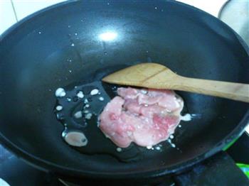 黄瓜炒肉片的做法步骤3