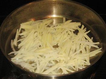土豆丝白虾汤的做法步骤3
