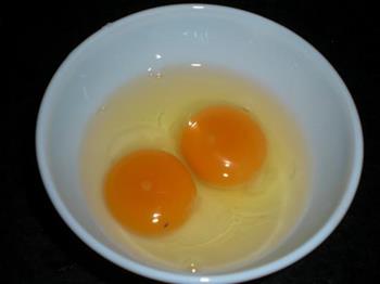 菠菜鸡蛋面的做法步骤1