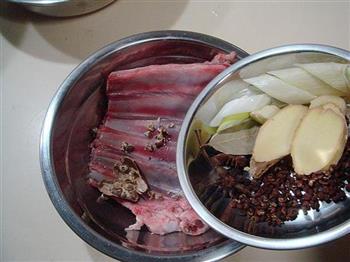 塔吉锅焗蔬菜羊排的做法步骤2