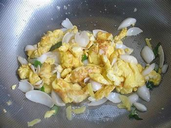 百合炒鸡蛋的做法步骤7