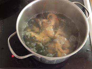 鲜虾紫菜汤的做法步骤2