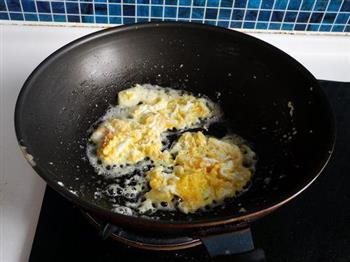 榄菜火腿蛋炒饭的做法步骤3