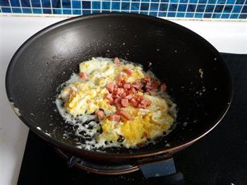 榄菜火腿蛋炒饭的做法步骤4