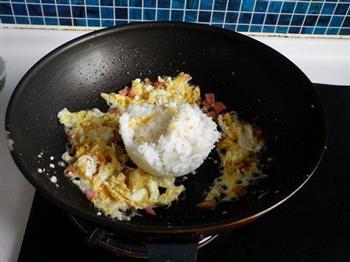 榄菜火腿蛋炒饭的做法图解5
