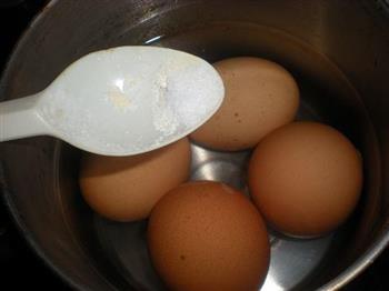桂圆莲子鸡蛋羹的做法图解2