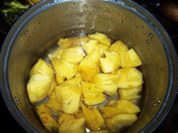 糖水菠萝的做法步骤3