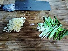 韩式拌蕨菜的做法图解3