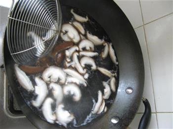 香菇海带汤的做法步骤2