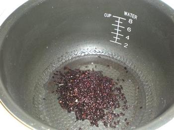 燕麦黑米粥的做法步骤2