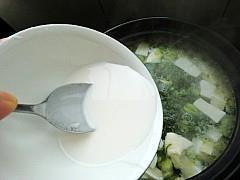 荠菜蚕豆豆腐羹的做法步骤11