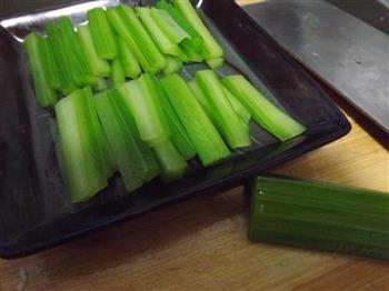 芹菜拌腐竹的做法步骤3