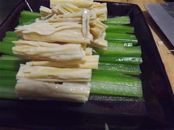 芹菜拌腐竹的做法步骤4