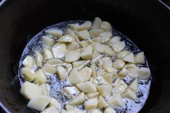 麻辣土豆块的做法步骤2