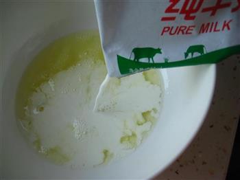 炒鲜奶的做法步骤3
