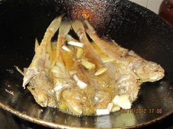 香煎小黄鱼的做法步骤6