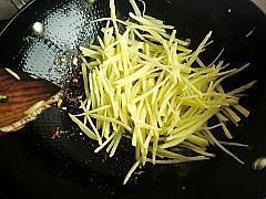 土豆洋葱炒肉丝的做法步骤5