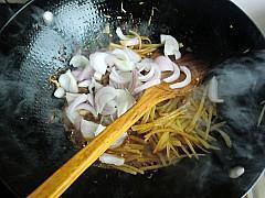土豆洋葱炒肉丝的做法步骤8