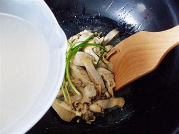 笋尖河蚌煲豆腐的做法步骤6