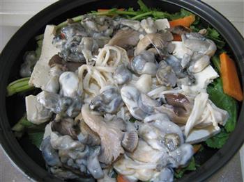 蔬菜海鲜锅的做法步骤7