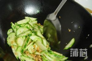 丝瓜虾米煎饼的做法步骤2