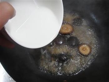 蚝油香菇菜心的做法步骤8