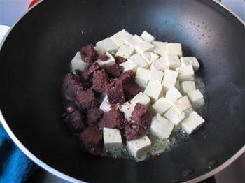 豆腐木耳烩猪血的做法步骤6