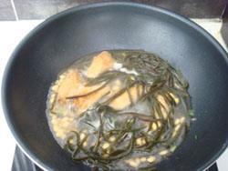 海带黄豆焖鸡翅的做法步骤4