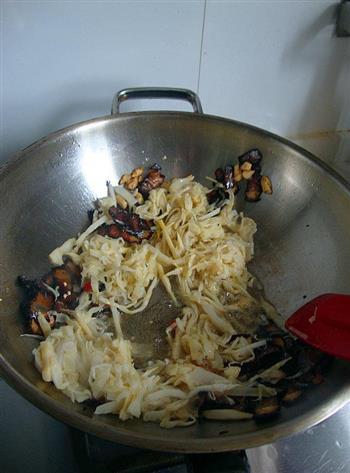 广西酸笋炒酱油肉的做法步骤11