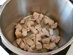 茶树菇烧肉的做法图解3