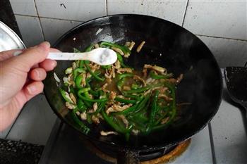 青椒炒肉丝的做法步骤7
