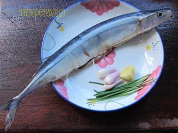 香煎秋刀鱼的做法步骤1