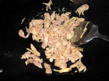 茶树菇炒鸡肉的做法步骤9