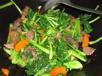 苔菜炒肉的做法步骤9