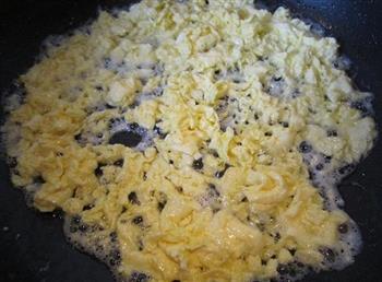 韭菜鸡蛋煎饺的做法步骤3