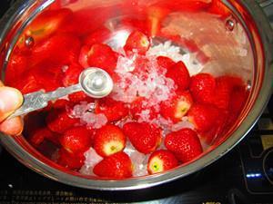 大果粒草莓酱的做法图解4