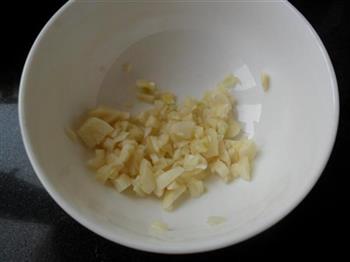 蒜香豌豆苗的做法步骤2