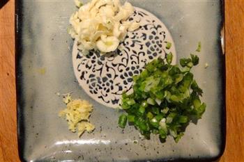 双菇拌黄瓜的做法步骤5