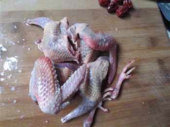 清炖红枣鸽子汤的做法步骤2
