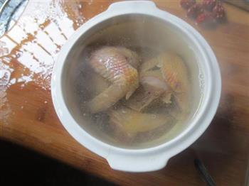 清炖红枣鸽子汤的做法图解5