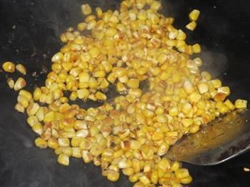 翻炒玉米粒的做法步骤4