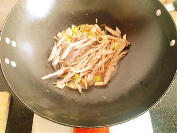 香菇肉丝刀削面的做法步骤3