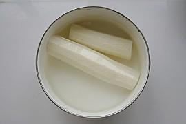 竹荪山药排骨汤的做法图解4