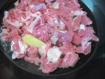 麻辣牛肉翡翠面的做法图解1