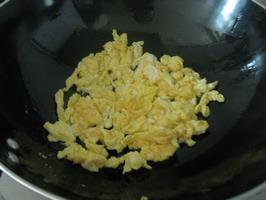西葫芦炒鸡蛋的做法步骤2