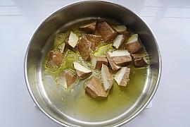 蚝油豆干烧肉的做法步骤4