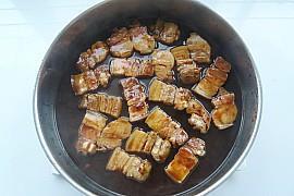 蚝油豆干烧肉的做法步骤7