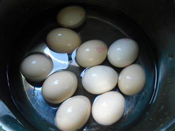 印花卤鸡蛋的做法图解1