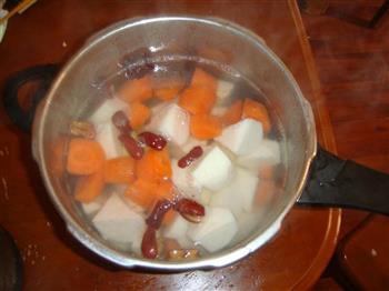 胡萝卜山药排骨汤的做法步骤4